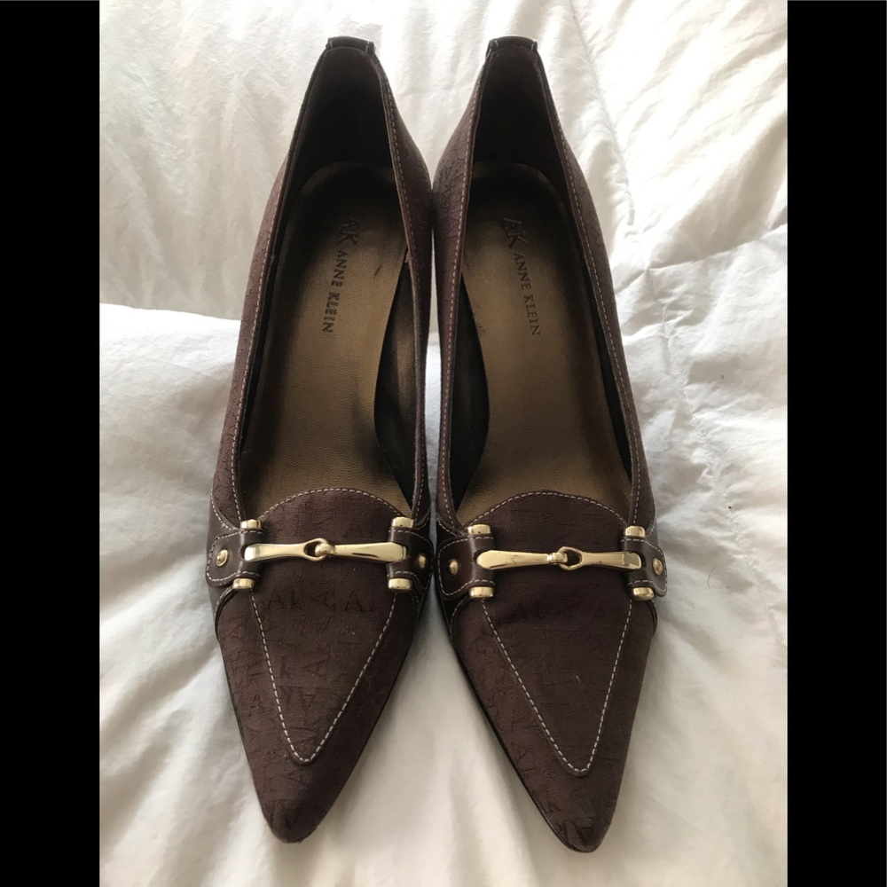 Brown fabric kitten heels